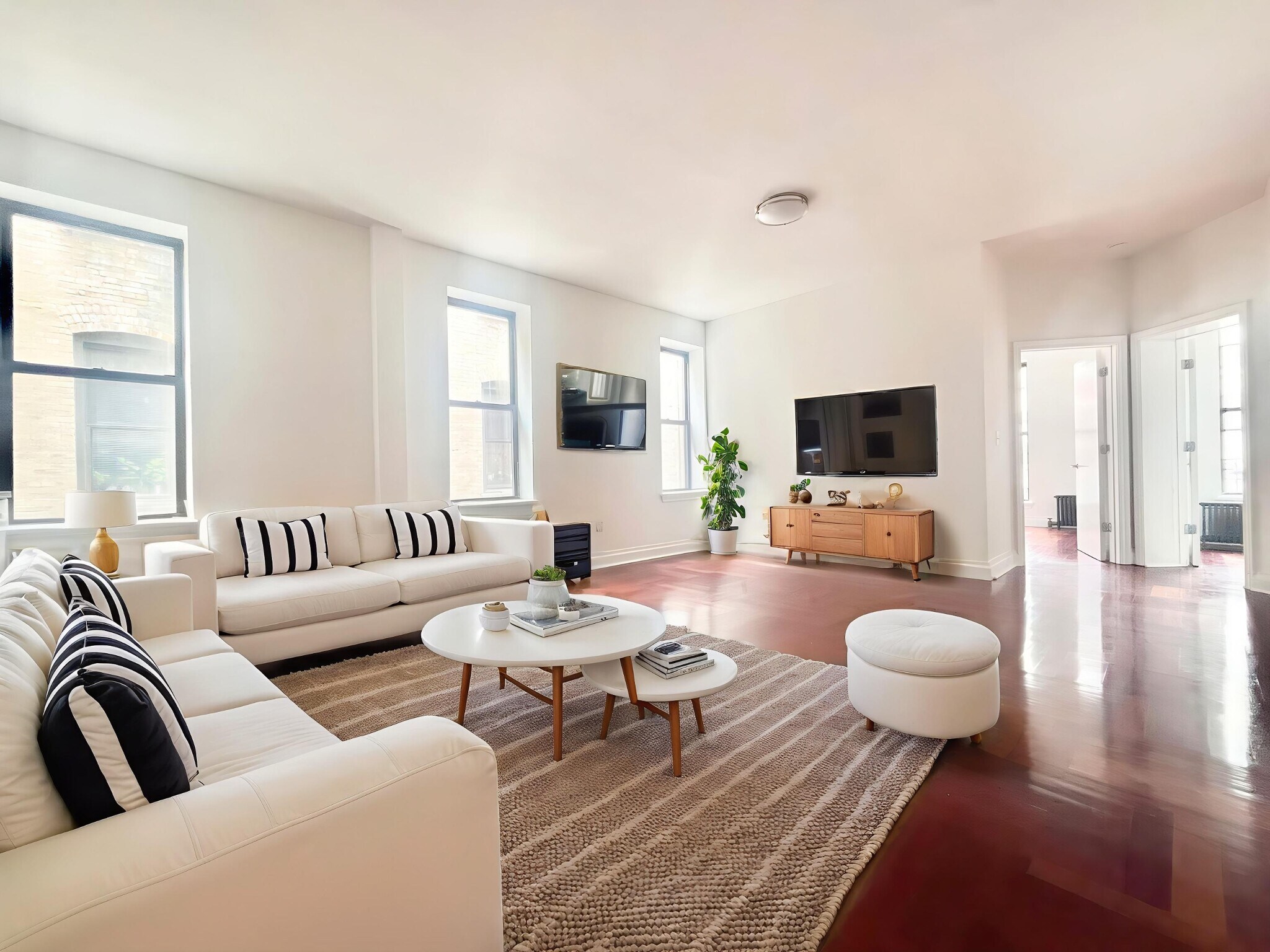 Building Photo - 607 W 137th St