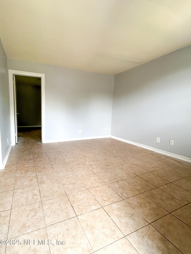 Building Photo - 1122 Woodruff Ave