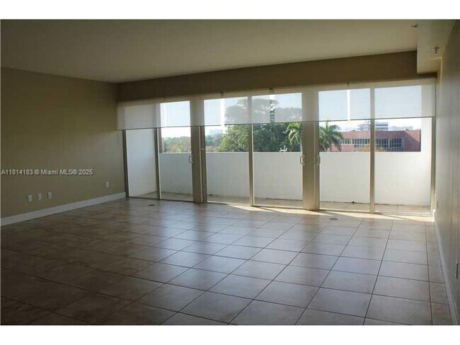 Building Photo - 2694 Inagua Ave