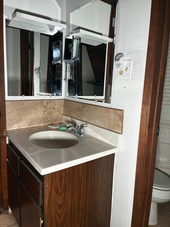 Building Photo - Cozy 2 Bed | 1 Bath Cabin in Prime Location!