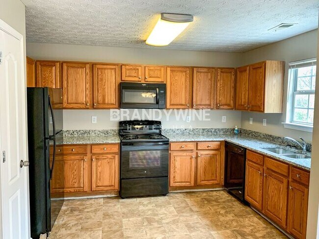 Building Photo - Captivating 4BR! A remarkable find