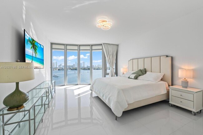 Building Photo - 17301 Biscayne Blvd