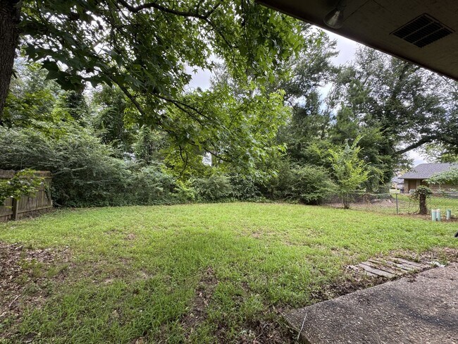 Building Photo - 16048 Shoshone Dr