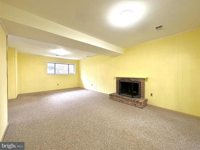 Building Photo - 4 Renmark Ct