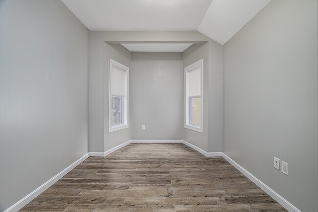 Building Photo - 176 Blossom St