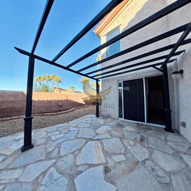 Building Photo - 548 Haunts Walk Ave