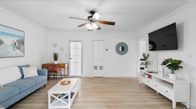 Building Photo - 1400 NE 4th Ct