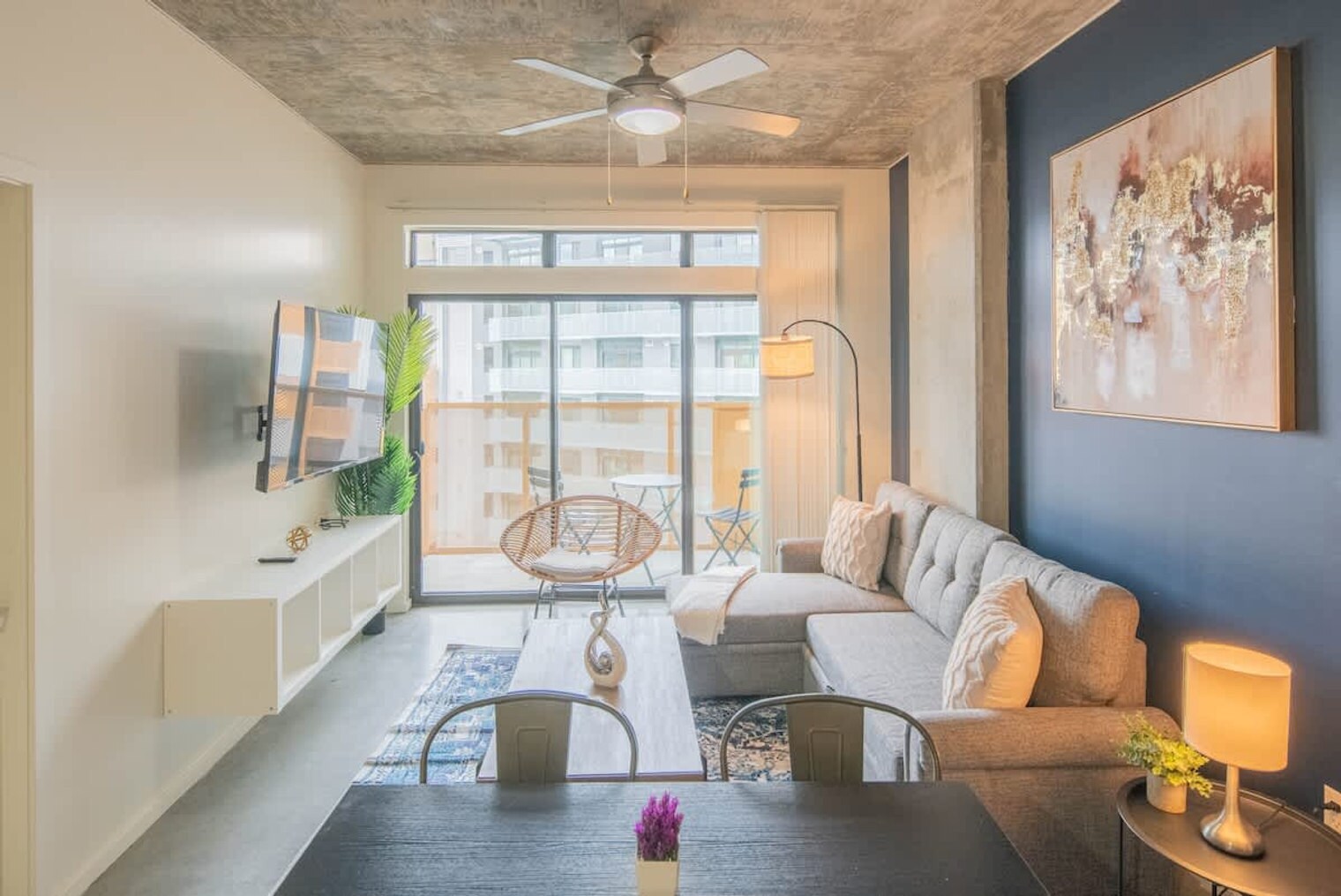 Building Photo - 333 E Roosevelt St