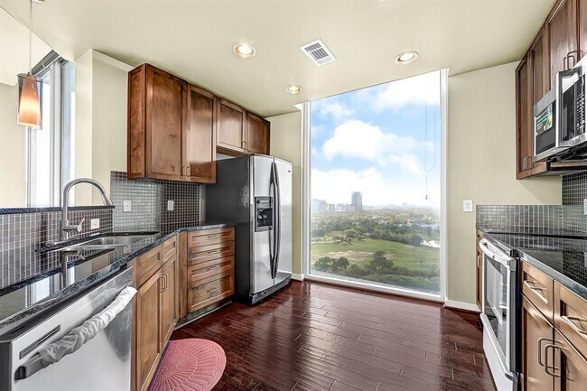 Building Photo - 5925 Almeda Rd