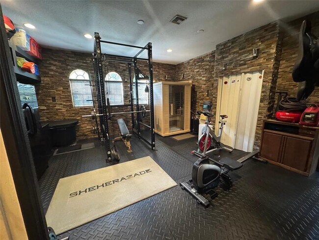 Building Photo - 1464 SW 28th Ave