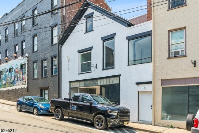 Building Photo - 7 Moran St