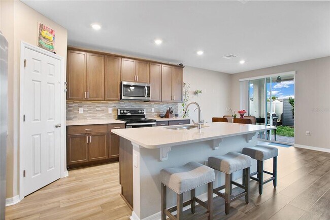 Building Photo - 527 Amadoras Wy