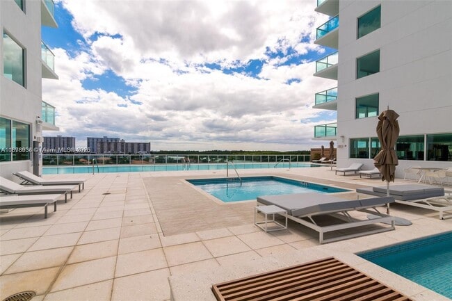 Building Photo - 400 Sunny Isles Blvd