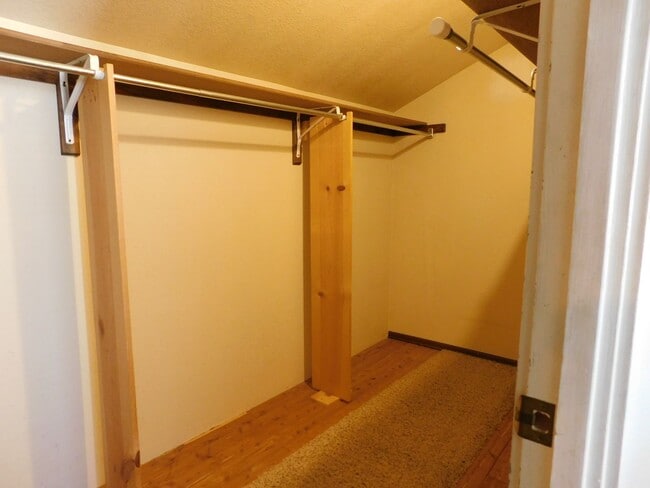 Building Photo - Spacious in the Redlands