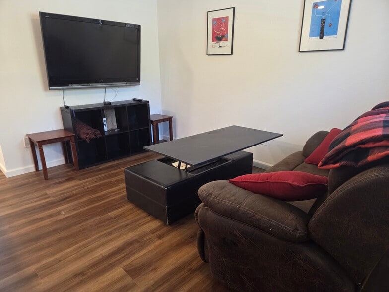 Building Photo - 4319 Corral Canyon Rd