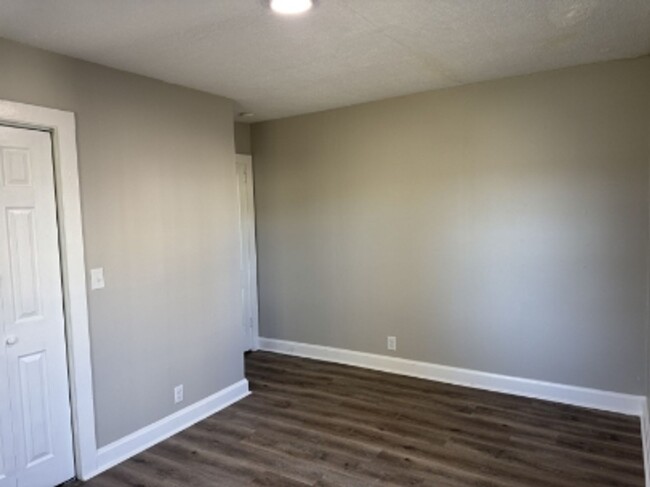 Building Photo - For Rent – 3 Bed, 1 Bath Home in Bristol, ...