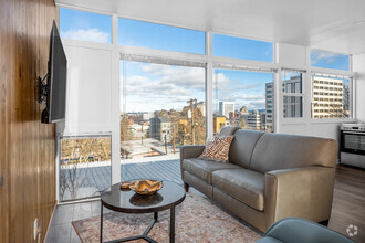 Building Photo - The Historic Apartments