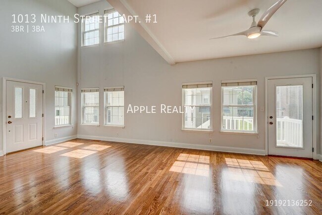 Building Photo - 1013 Ninth Street-Apt. #1