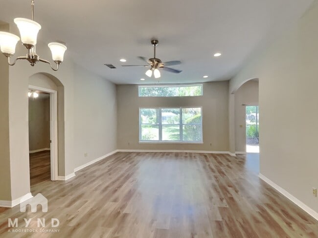Building Photo - 6041 Spring Creek Ct