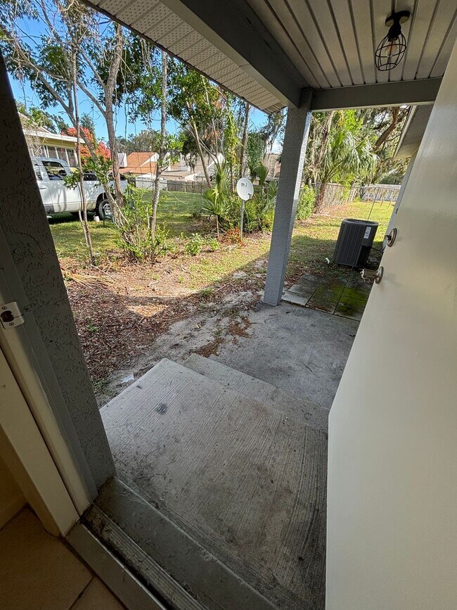 Building Photo - Leesburg Duplex