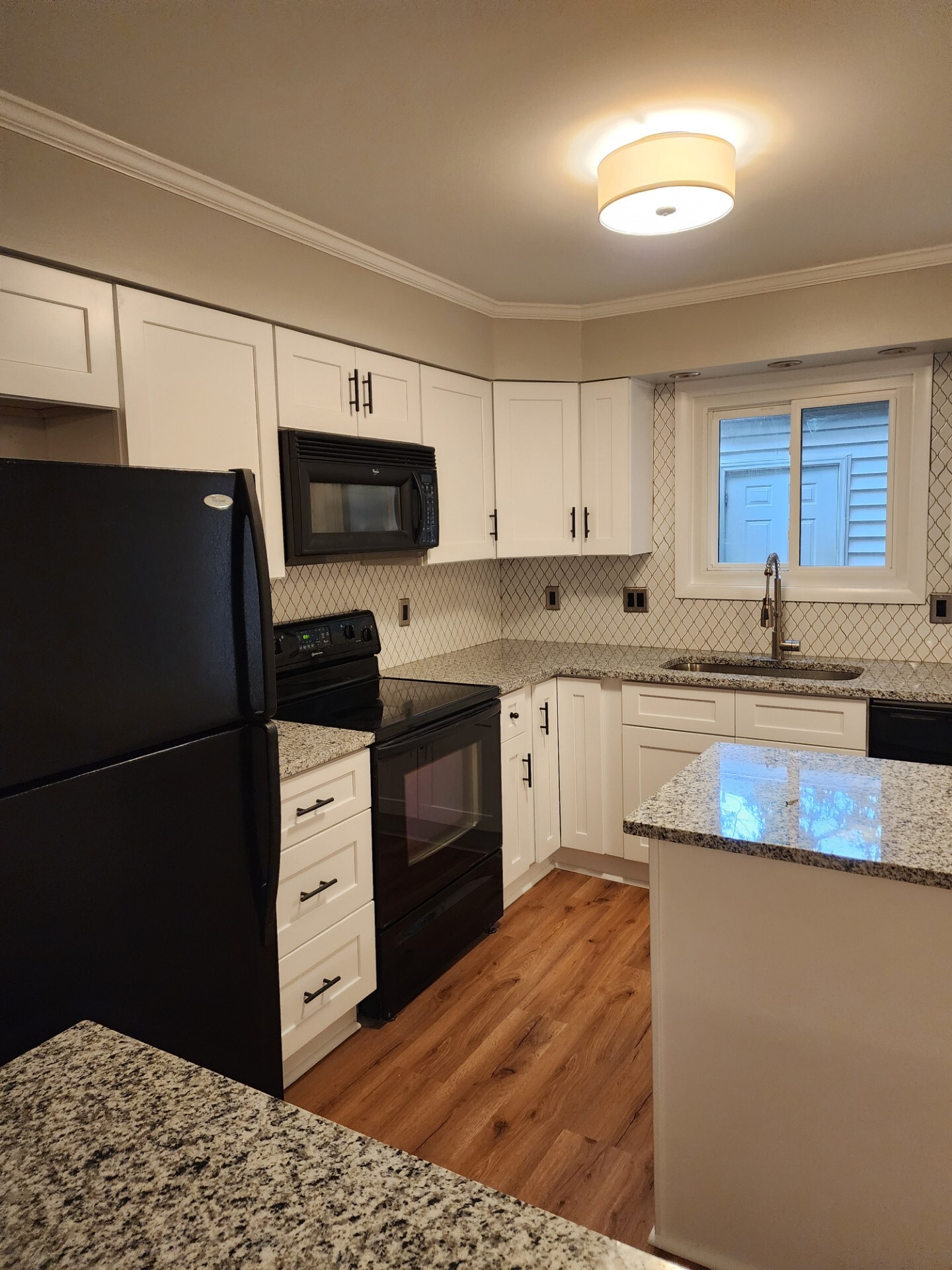 Kitchen - 6967 Staghorn Ln