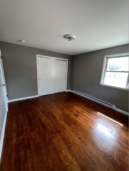 Building Photo - 221 S Small Ave