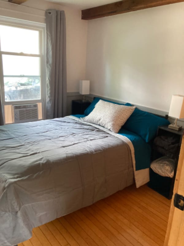 Building Photo - 10 Bay St