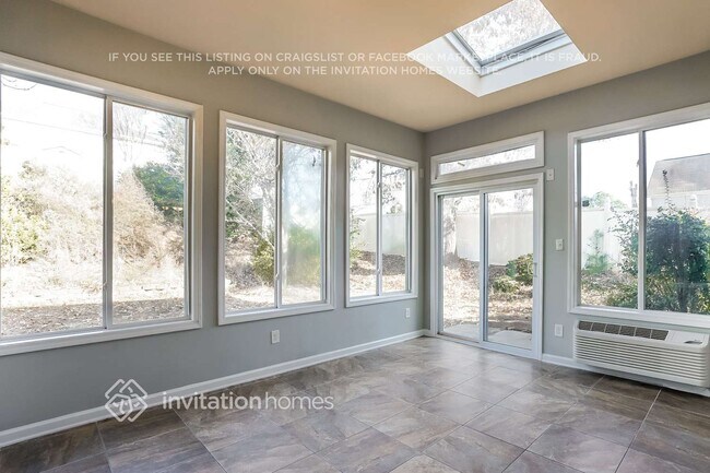 Building Photo - 219 Coalyard Dr