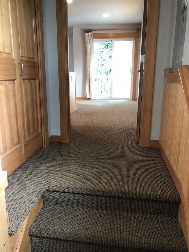 Building Photo - Winslow Tree House