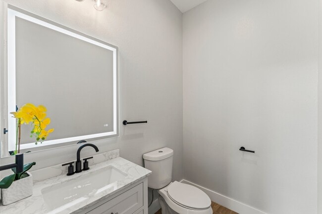 Building Photo - 7007 Longmire Cir