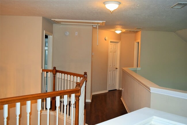 Building Photo - 731 Annie's Way