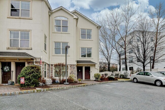 Building Photo - 1625 Paterson Plank Rd