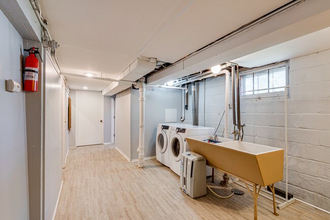 Building Photo - 700 24th Ave SE