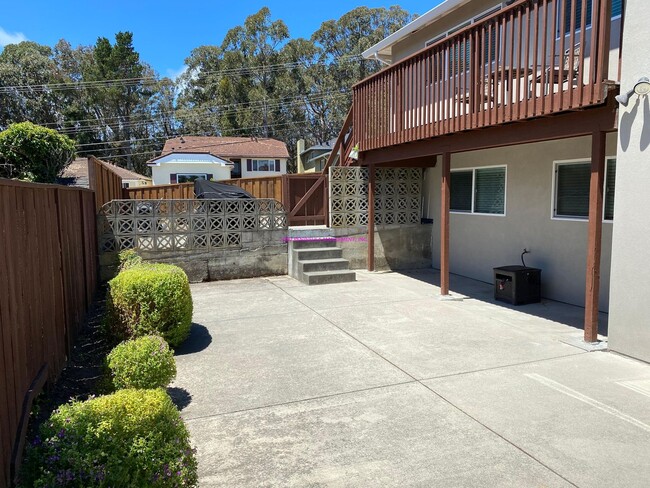 Building Photo - 105 London Ct, San Bruno CA 94066