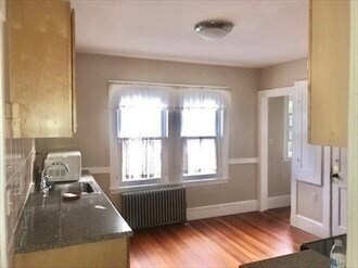 Building Photo - 105 Wrentham St