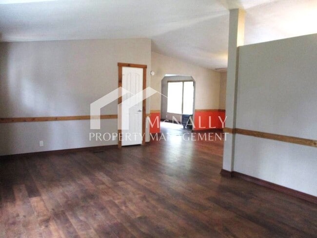 Building Photo - 3 Bedroom 2 Bath Home in Lakebay