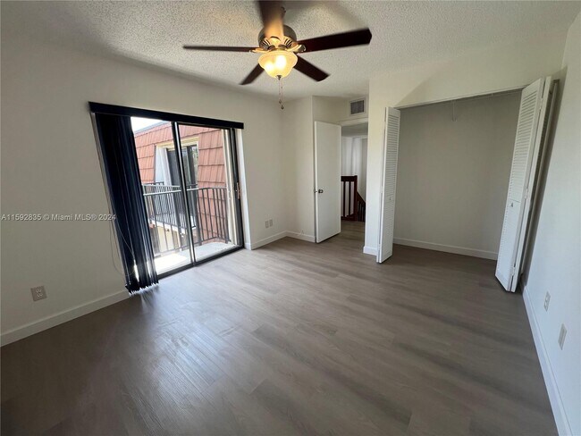 Building Photo - 773 SW 120th Way