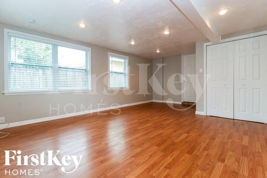 Building Photo - 3113 Union St N