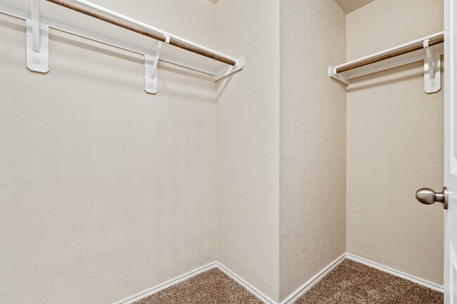 Building Photo - 6030 Snorkel Square