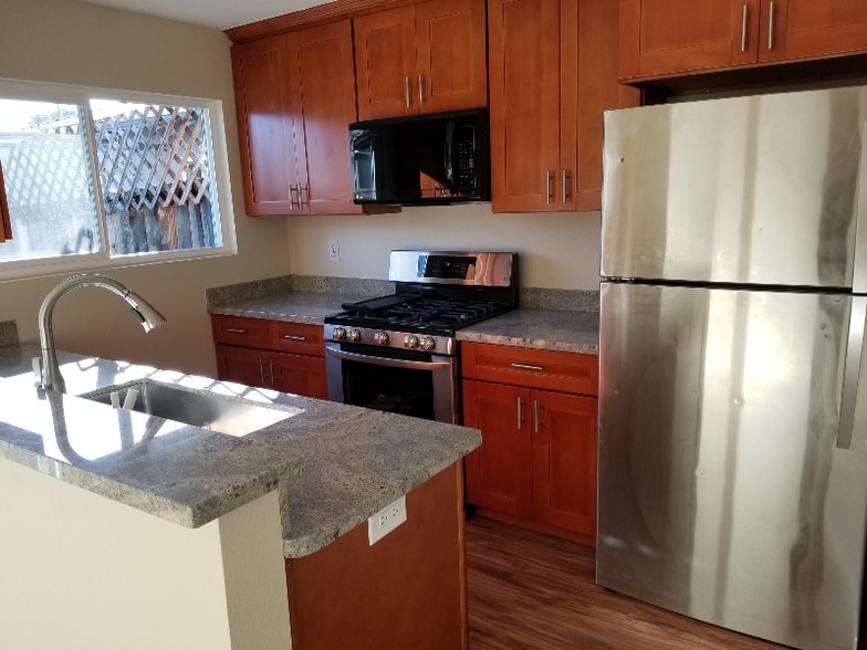 Building Photo - 19482 Rosemarie Pl