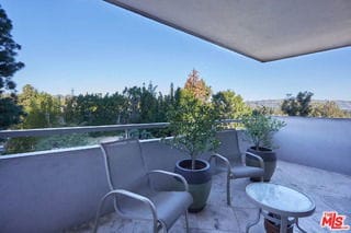 Building Photo - 865 Comstock Ave