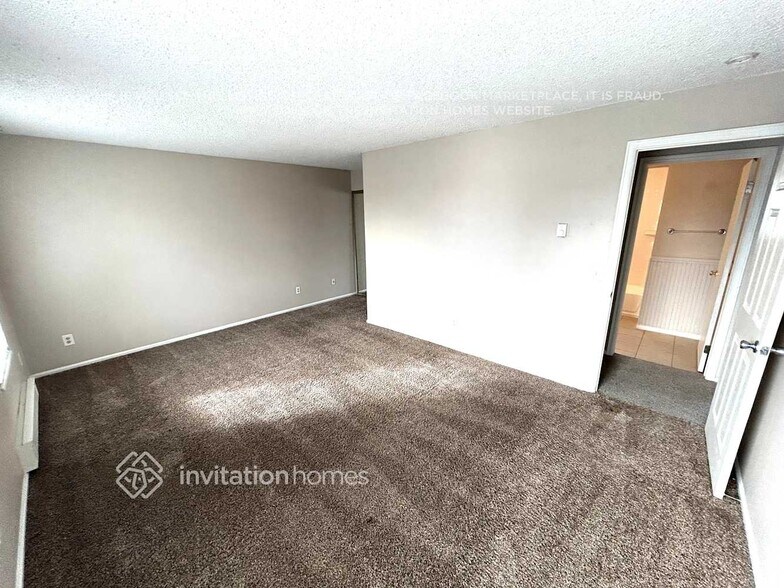 Building Photo - 4946 E 109th Ct