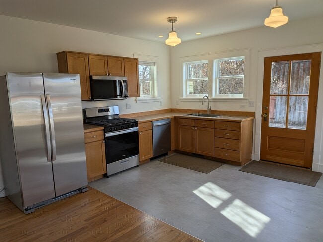 Building Photo - 117 S 2nd St