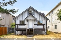 Building Photo - 10325 Midvale Ave N