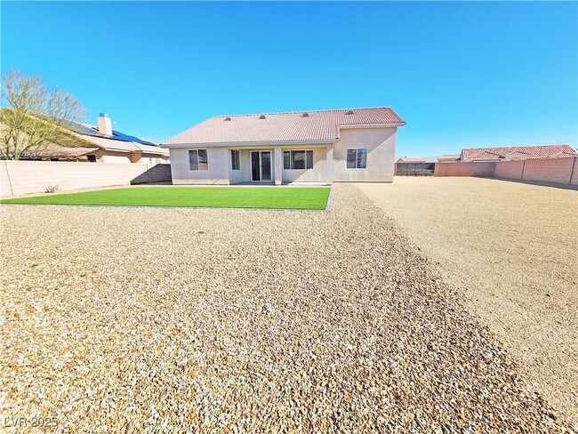 Building Photo - 6660 Stubblefield Dr