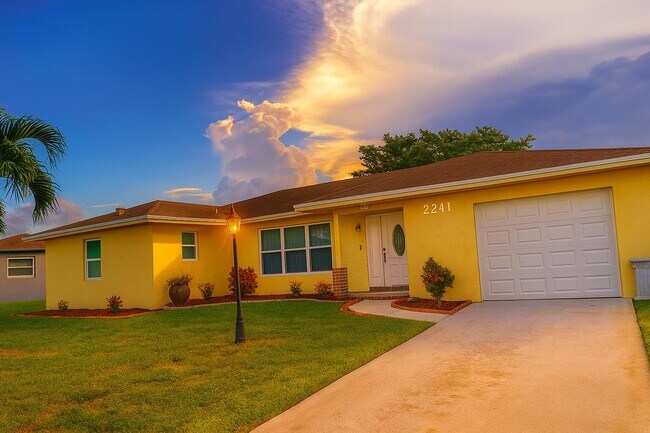 Primary Photo - 22141 Aquila St