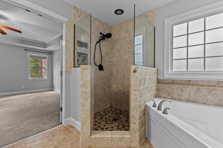 Building Photo - 768 Riverbirch Dr