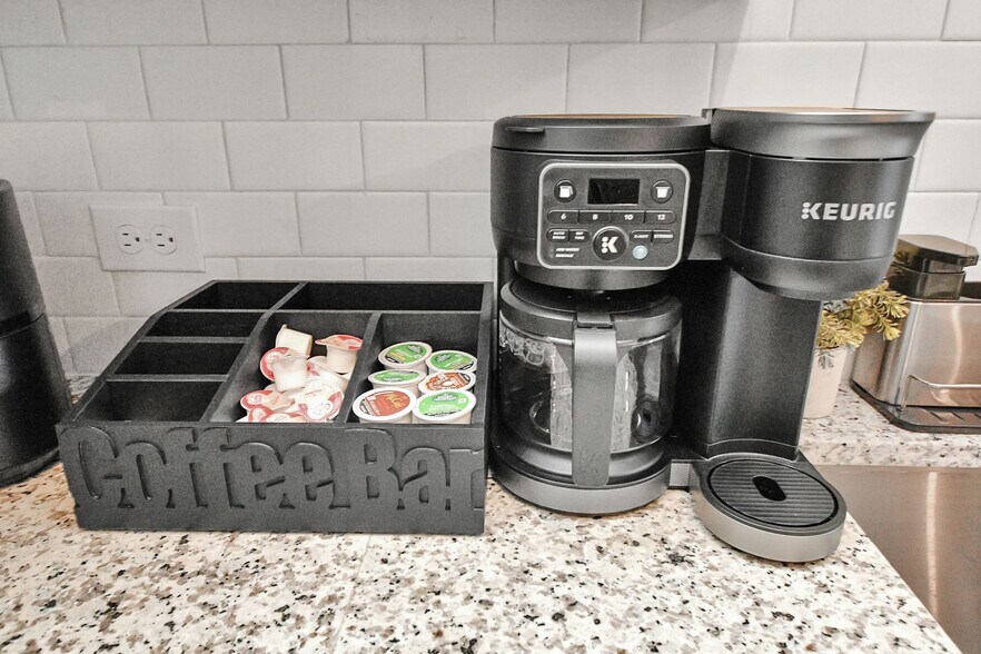 Building Photo - 18210 Park Row Blvd