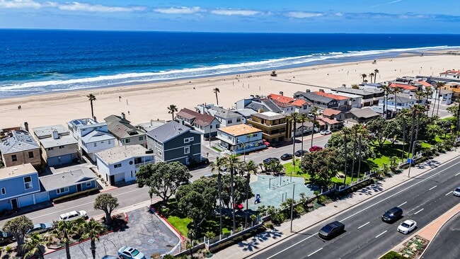 Building Photo - 6601 Seashore Dr