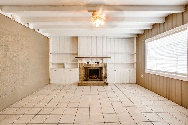 Building Photo - Pre Leasing for fall 2026! 2/2 in Tech Terrace!